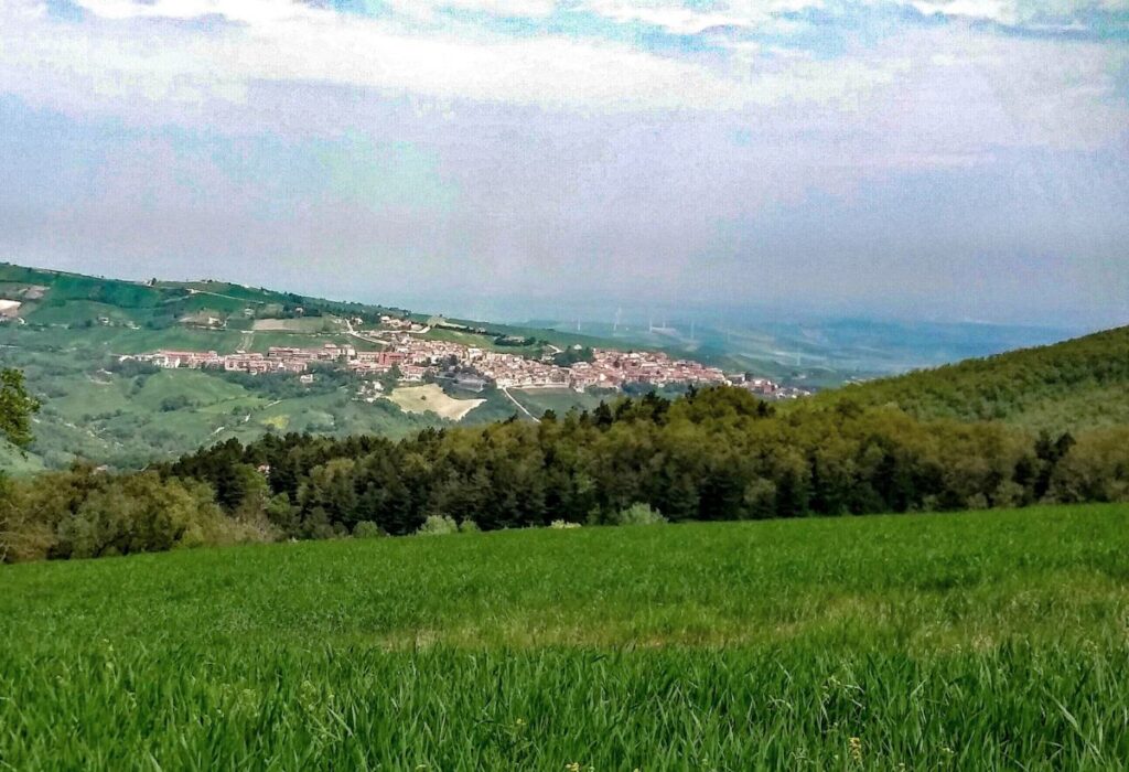 Castelluccio Valmaggiore borgo Puglia