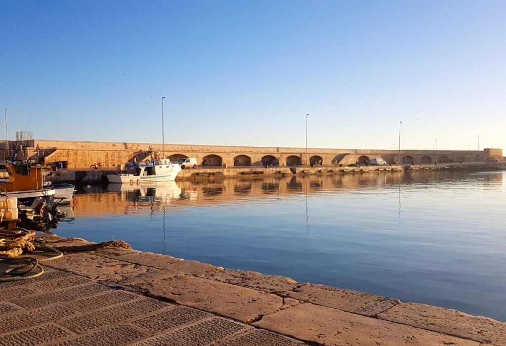 Mola di Bari borgo Puglia