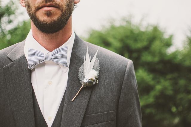 Dettagli di stile: gli accessori dello sposo tra tradizione e carattere