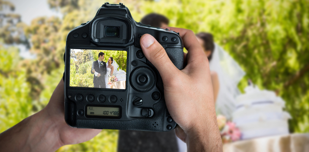 Come scegliere il fotografo di matrimonio: le domande da fare prima di firmare il contratto