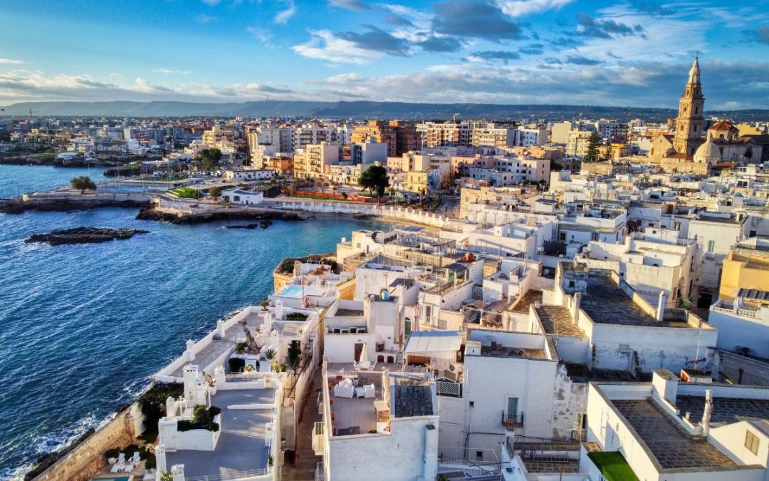 Monopoli, la città bianca: bellezze e mare da sogno