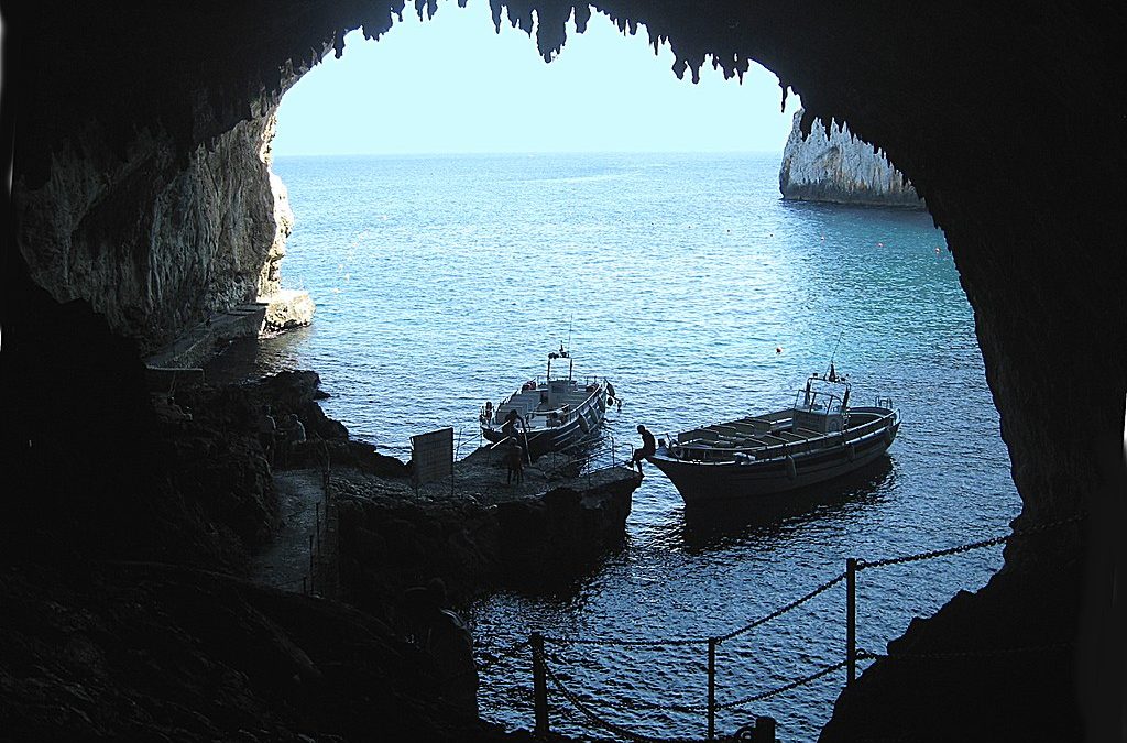 Salento sotterraneo: esplorazione di grotte, frantoi ipogei e percorsi nascosti